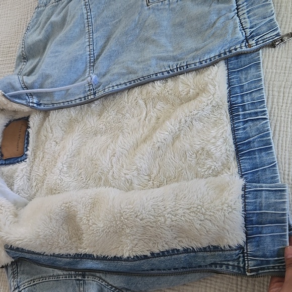 American Eagle Outfitters Blue Jean Soft Denim Jacket Faux Fur Lined.Size Medium - Picture 7 of 16